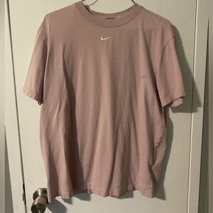 woman’s small nike tshirt